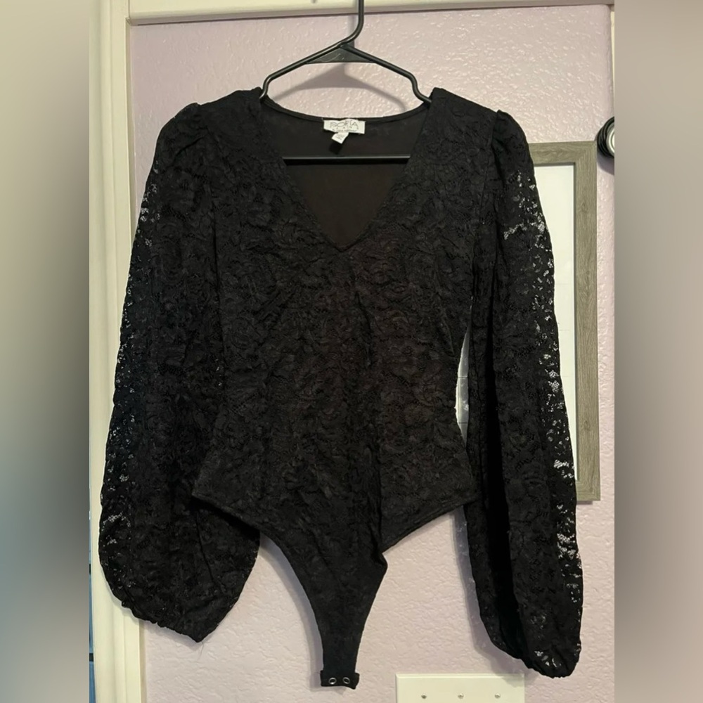 Sofia Vergara floral lace bodysuit
